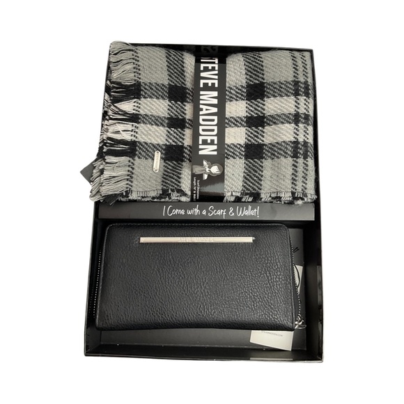 Steve Madden Gift Set NWT - Picture 3 of 4